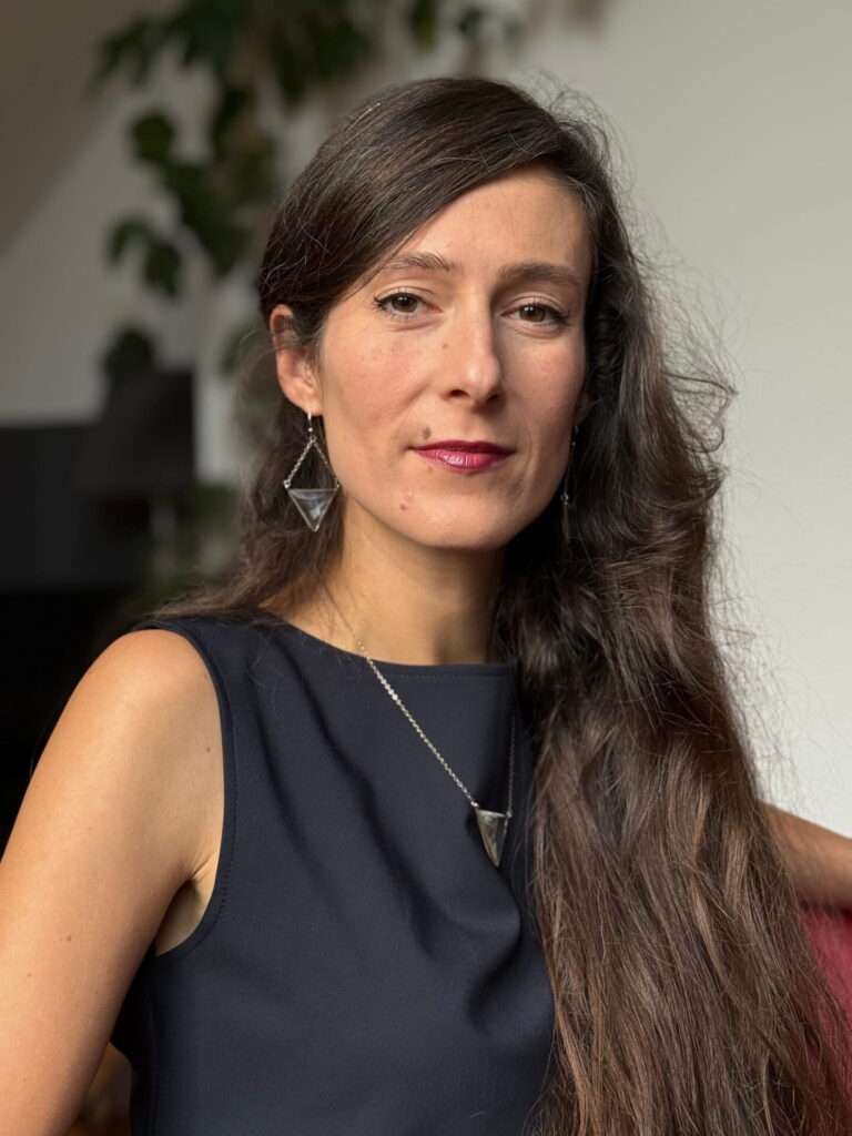 Jenny Christoffel, Beziehungscoach und Paarberaterin online und in Hilden bei Düsseldorf, unterstützt Frauen, Männer und Paare dabei, aus Beziehungskrisen heraus Klarheit, Verständnis und neue Verbindung zu finden.