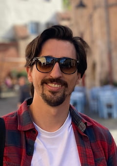 Giovanni T., Klient von Jenny Christoffel, Beziehungscoach & Paarberaterin online und in Hilden bei Düsseldorf. Sein Testimonial zeigt die positive Entwicklung, die durch das Coaching möglich wurde.