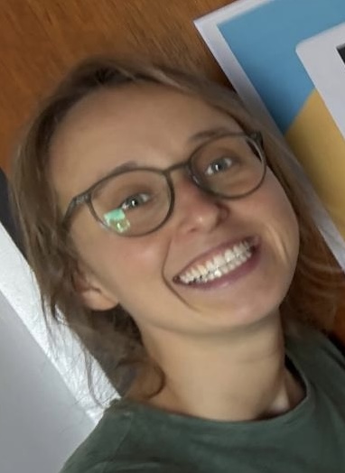 Eine Klientin von Jenny Christoffel, Beziehungscoach & Paarberaterin online und in Hilden bei Düsseldorf. Das Foto steht für echte Erfahrungen und persönliche Entwicklung im Coaching-Prozess.